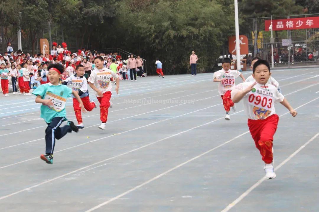 壹号娱乐-战胜困难！运动员们在比赛中奋勇争先